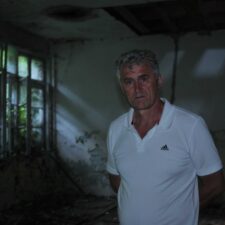 Kadir-u-school-where-he-was-tortured,-19-years-later,-2014,-photo-Sahin-Sisic